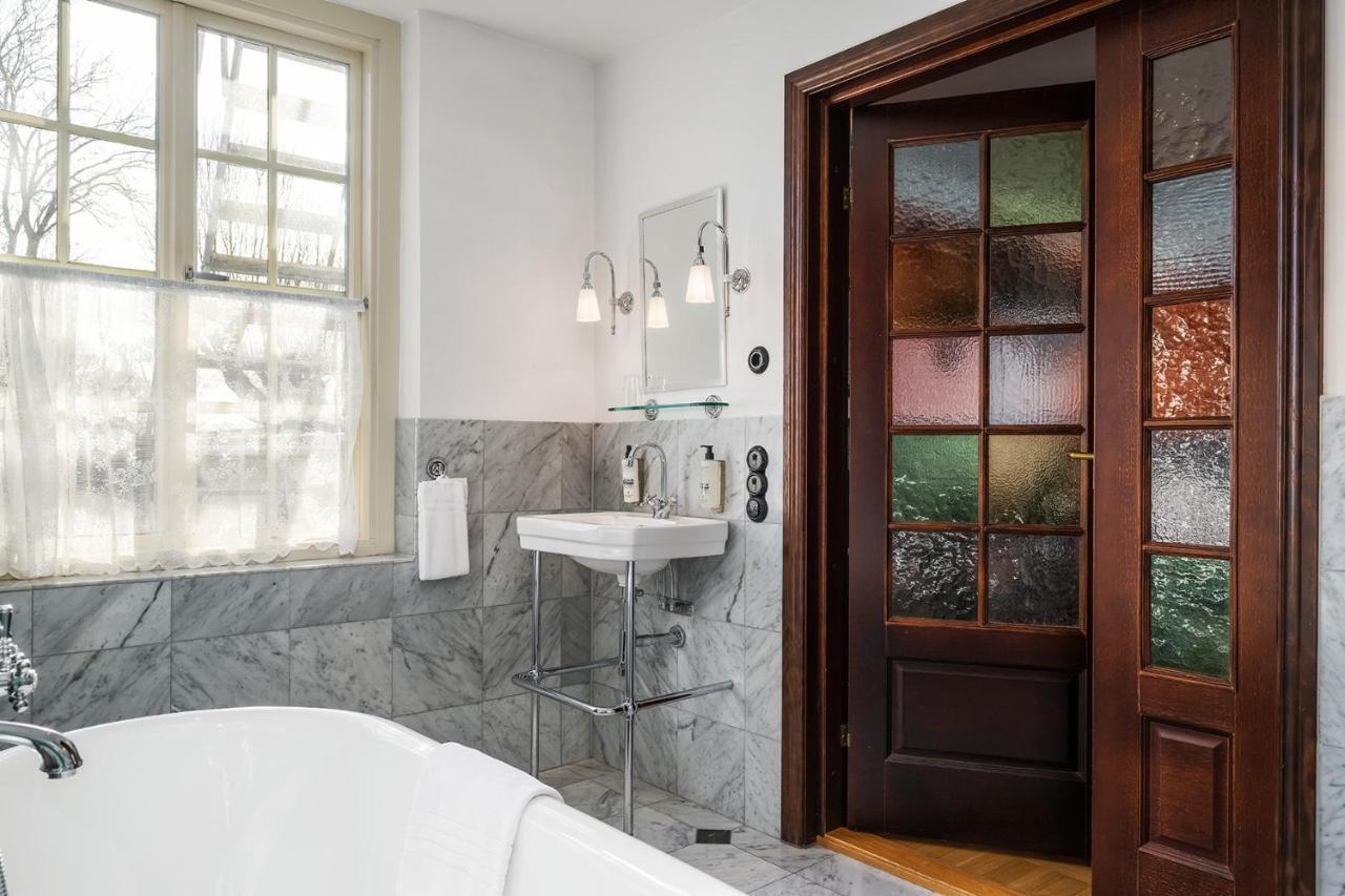 Haeringe Slott Hotel Musko Havsbad Екстериор снимка